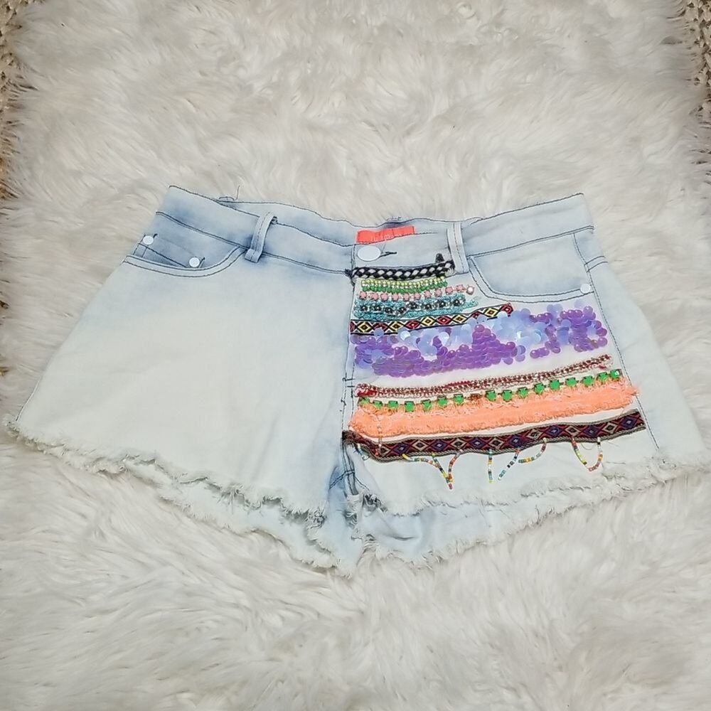 \Lulumari Light Wash Embellished Festival Jean Shorts - Women's Size Large